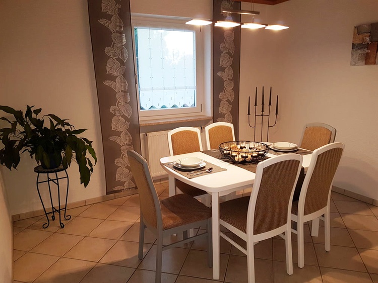 Sitzgruppe Esszimmer (6 Stühle)