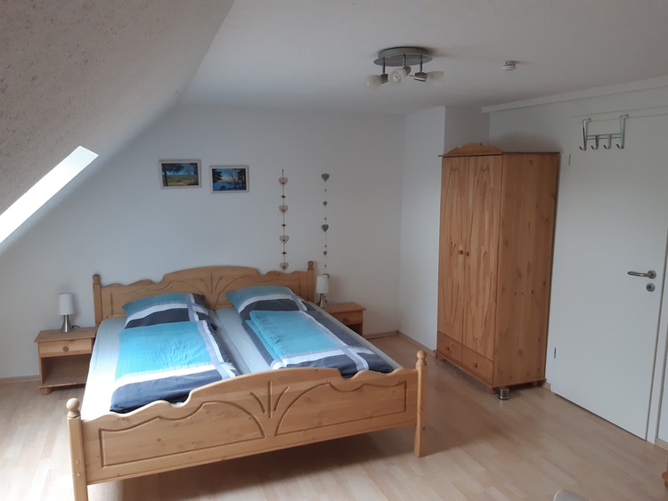 Schlafzimmer 2