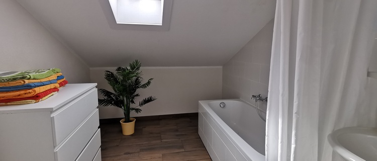 Im Haus gibt es 6 Badezimmer