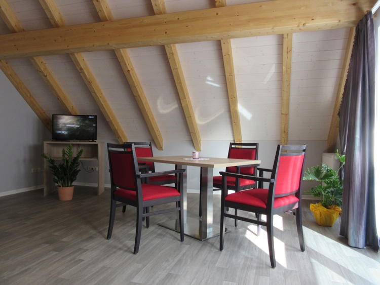 Wohnzimmer + Speisezimmer