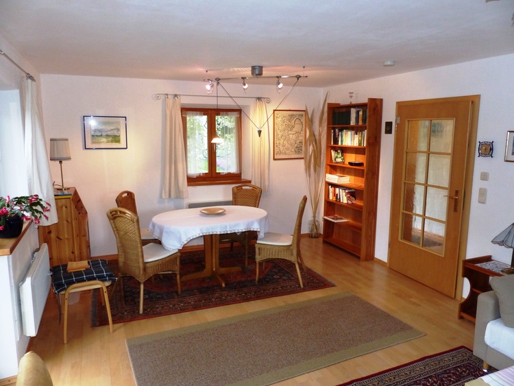 Wohnzimmer Nordwest mit Esstisch