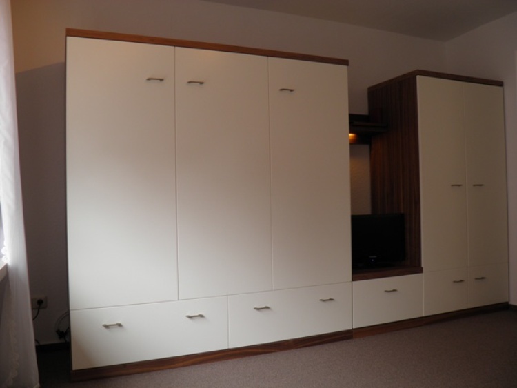 komfortables Doppelschrankbett