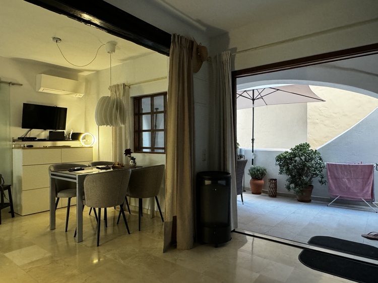 der weite Zugang zur Terrasse