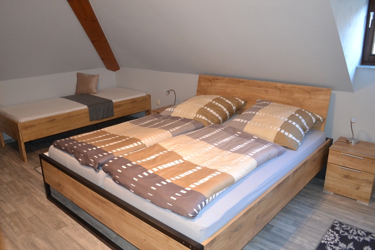 Schlafzimmer 4 Betten 50 m²