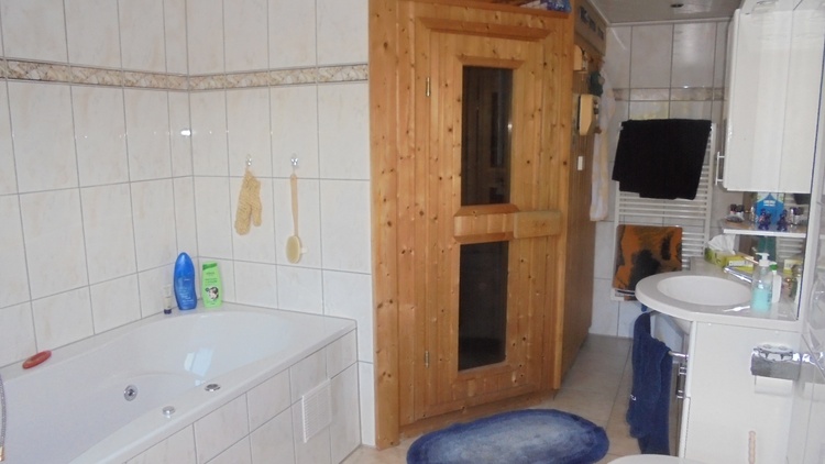 Sauna mit Whirlpool