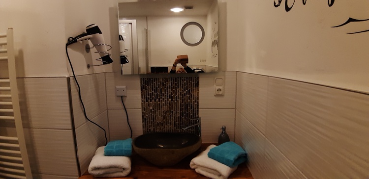 LED-Spiegel mit Bluetooth Funktion