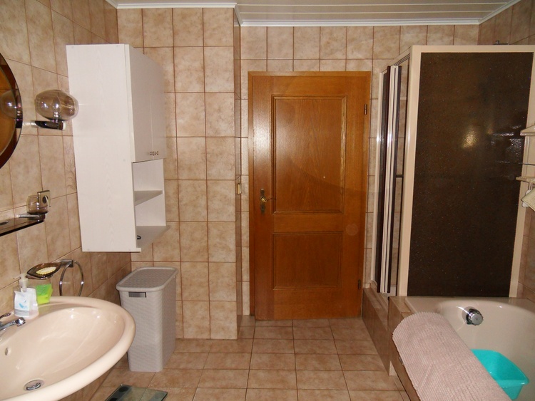 Badezimmer 01