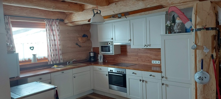 Küche mit sehr guter Ausstattung