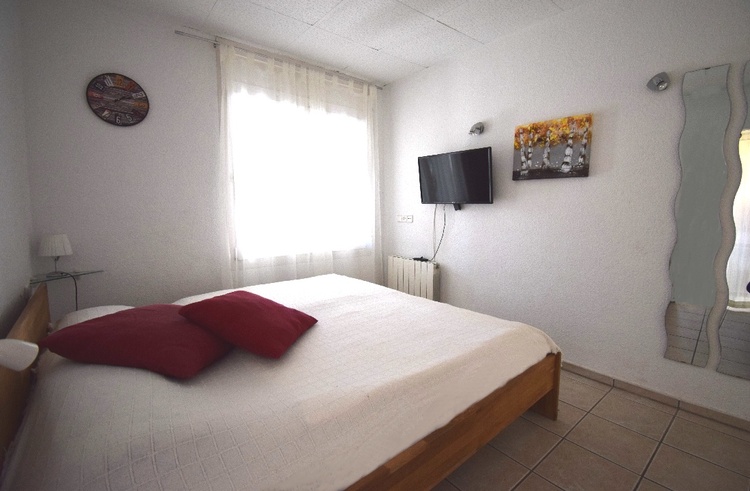 Suite mit Doppelbett, SAT-TV, Einbauschrank und angeschlossenes Badezimmer