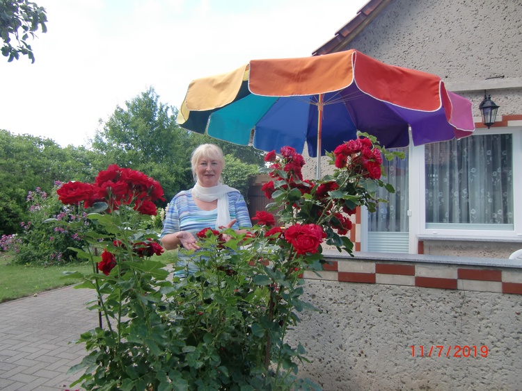 Ihre Gastgeberin Adelheid Schöne