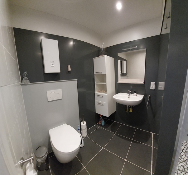 Badezimmer Ergeschoss