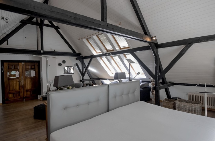 Kingsizebett im Loft