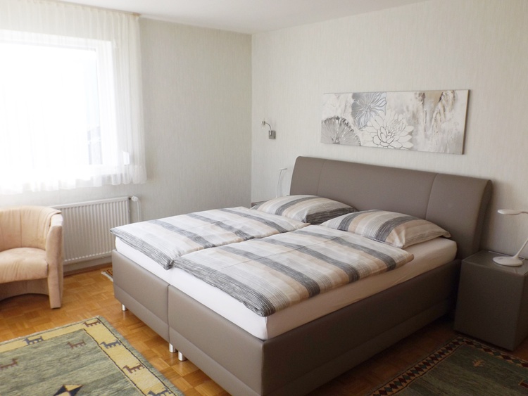 Schlafzimmer Bergblick II