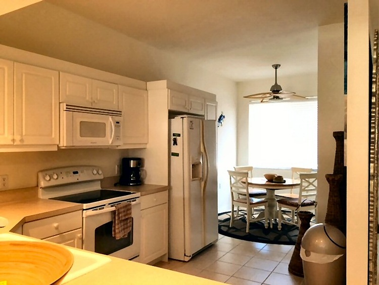 Küche mit Frühstücksraum