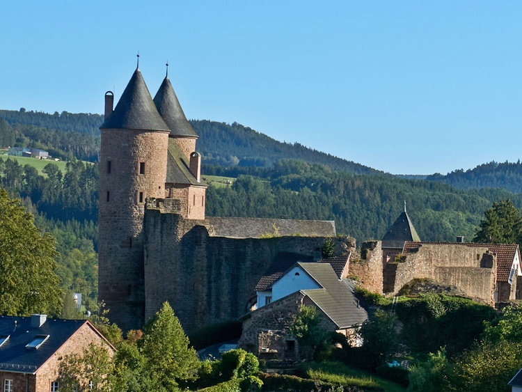 Bertradaburg - Wahrzeichen von Mürlenbach