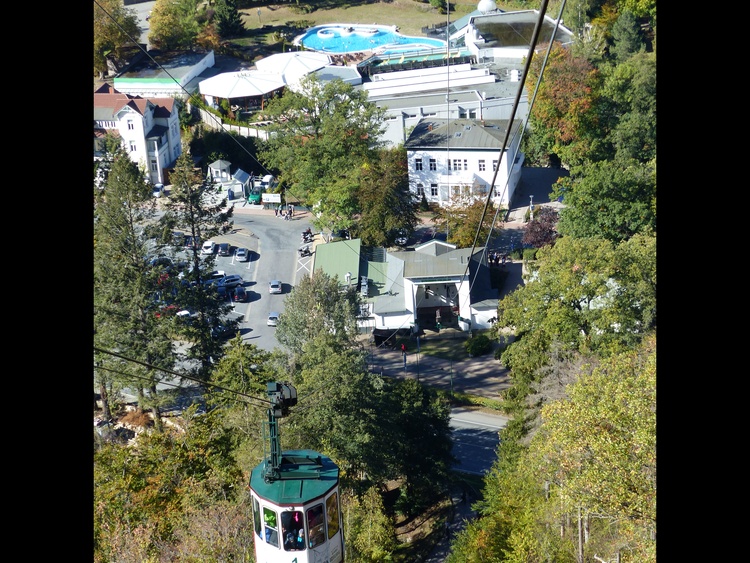 Burgbergseilbahn mit Blick auf Thermalsolebad