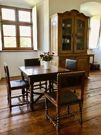 Abendsonne mit Turmzimmer Esstisch