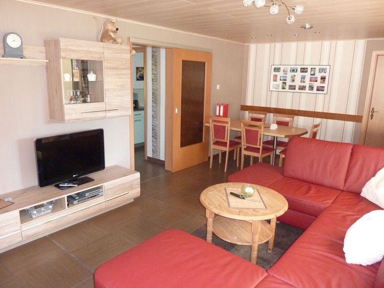 Wohnzimmer mit Essecke