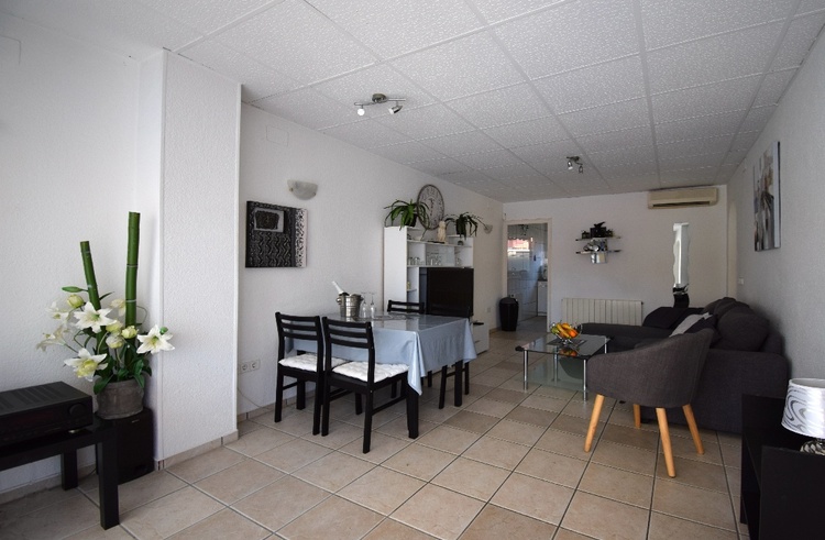 Wohn- u. Esszimmer ARENA 1 mit Zugang zur Terrasse