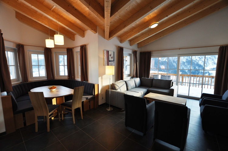 Wohnzimmer mit Essbereich