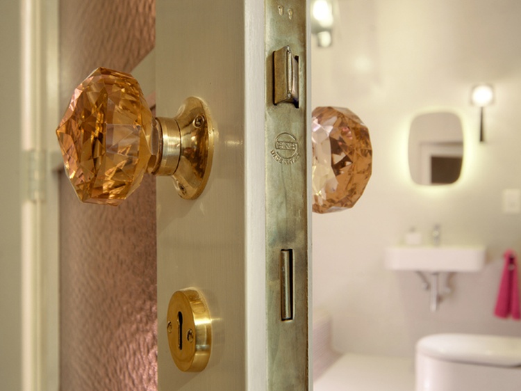 En-suite with double shower