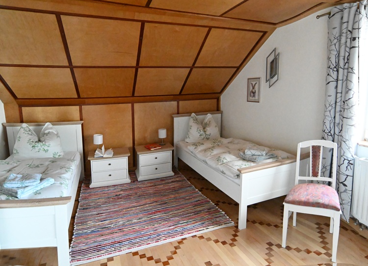 Schlafzimmer 2