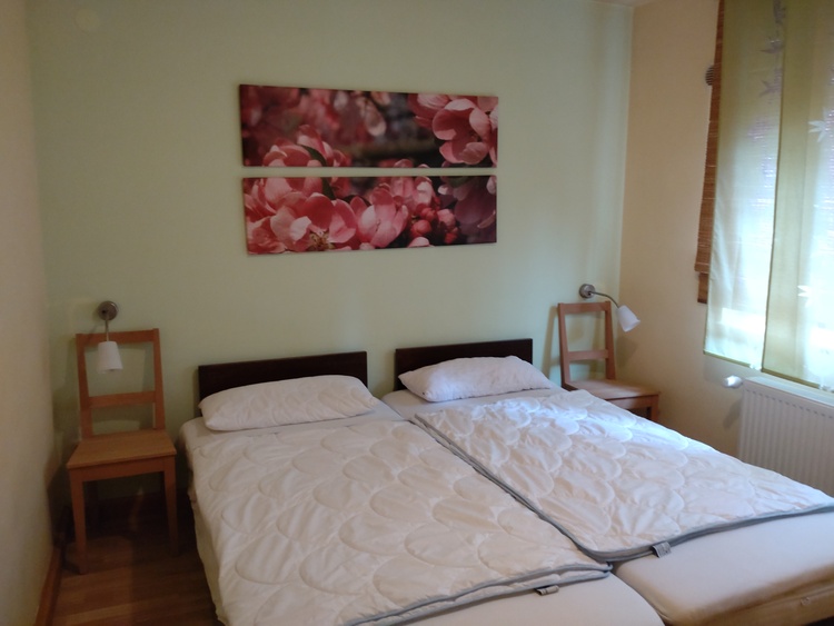 Schlafen 1, Bett 1,80 breit