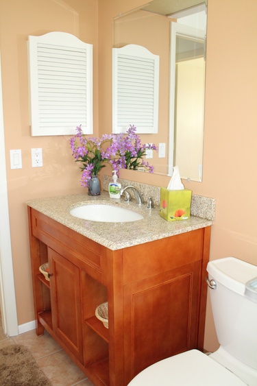 2. Bad mit Dusche und Badewanne