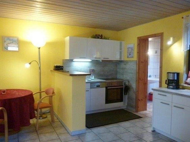 Einbauküche mit Backofen u. Spülmaschine