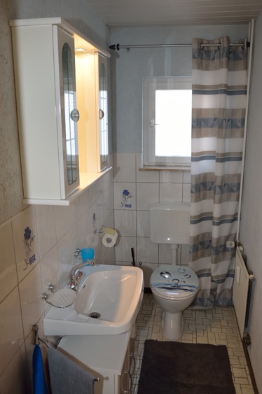 separates WC