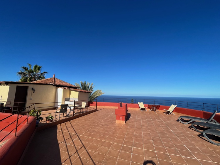 gemeinschaftliche Dachterrasse und Bella Vista