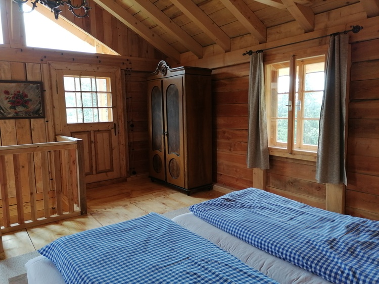 Schlafzimmer mit Balkon