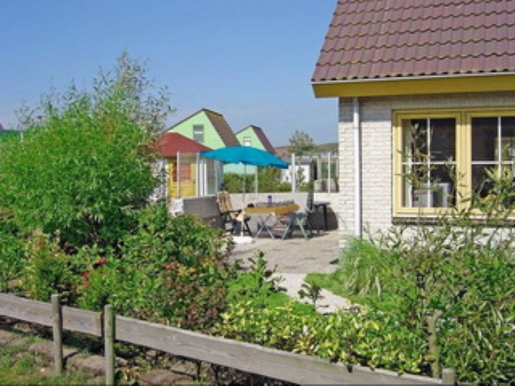 Große sichtgeschützte Terrasse