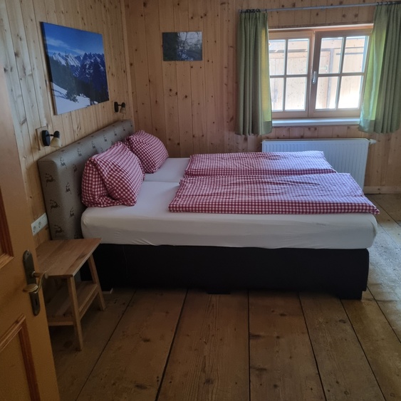 Schlafzimmer 2