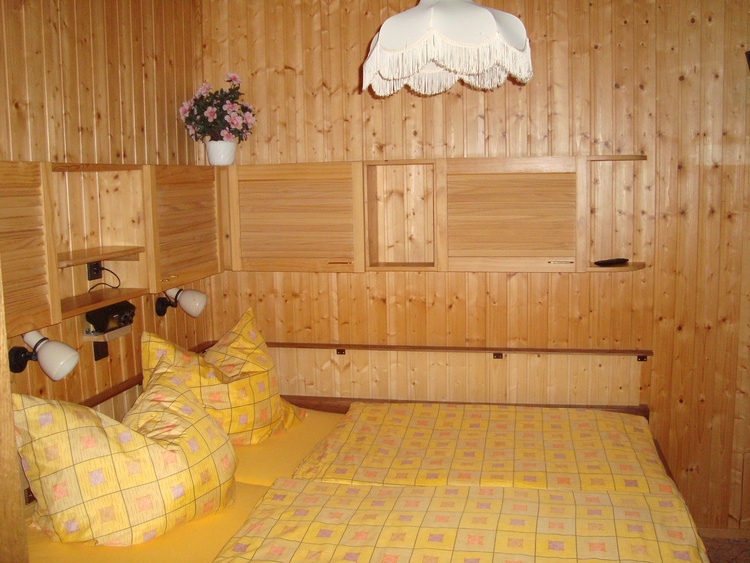 1. Schlafzimmer mit Doppelbet