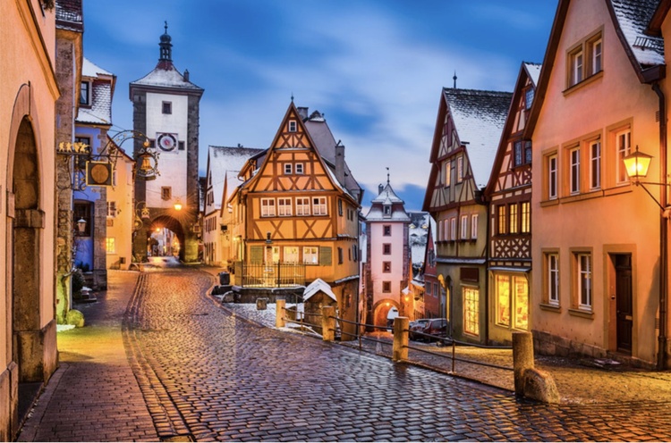 Rothenburg ob der Tauber ist ein lebendiges Zeugnis mittelalterlicher Geschichte. Mit seiner gut erh