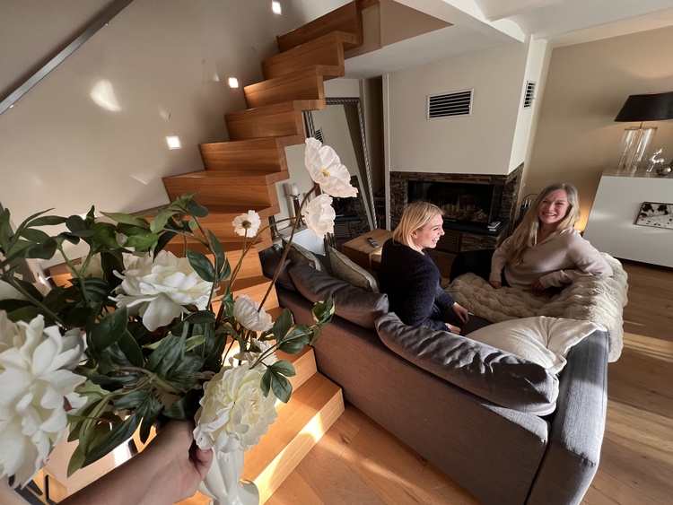 Wohnzimmer mit Kamin