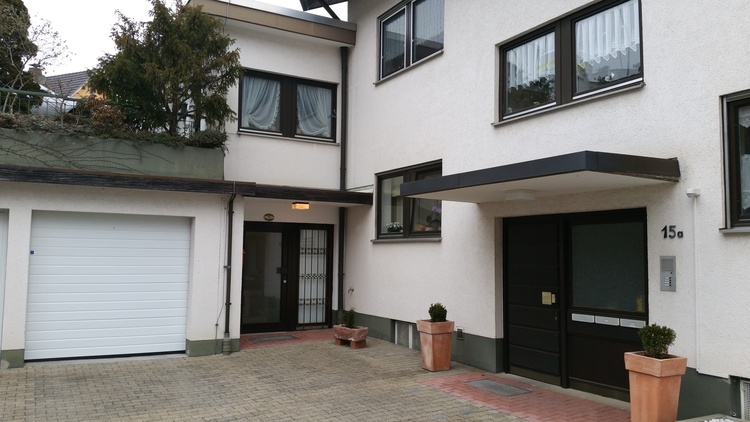 Garage 5m vor dem Eingang