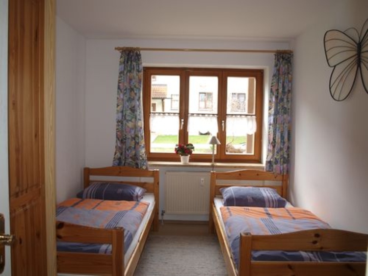 Schlafzimmer 2