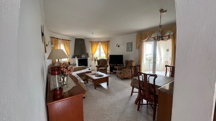 Wohnzimmer mit Kamin O.G.