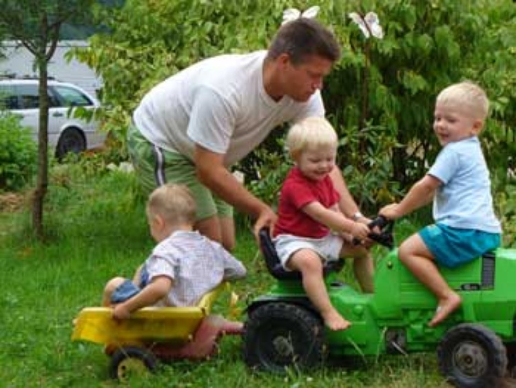 Viel Spaß für Kinder mit Fahrzeugen etc.
