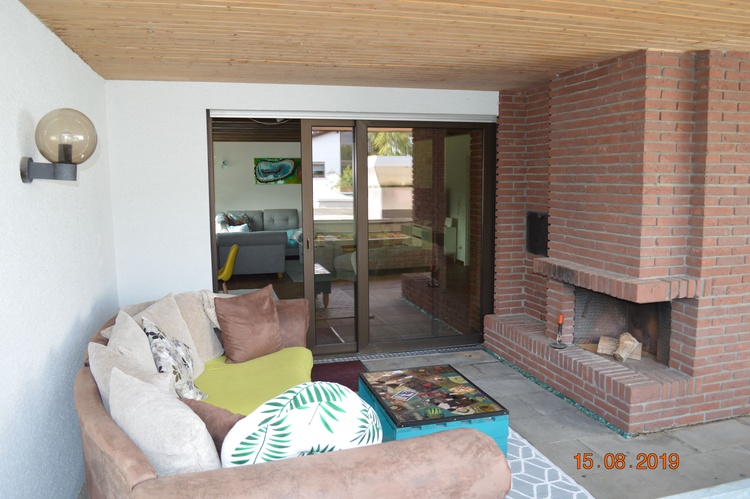 Balkon mit offenem Kamin & Grillmöglichkeit