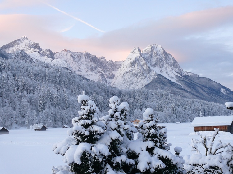Winterlicher-Gebirgsblick