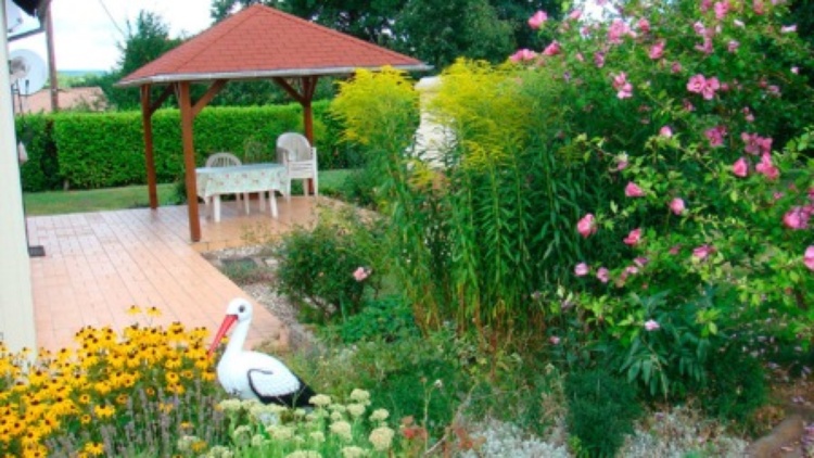 Der Garten vom Ferienhaus im Elsaß