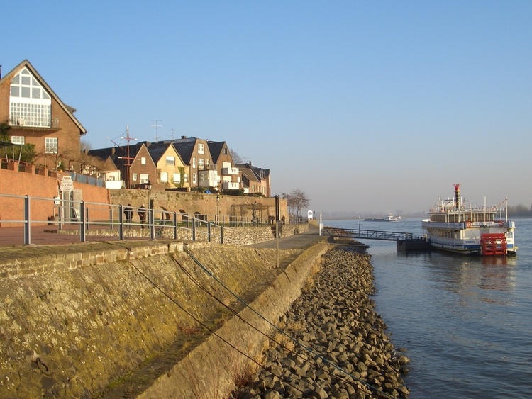 Reeser Rheinpromenade, in wenigen Gehminuten erreichbar