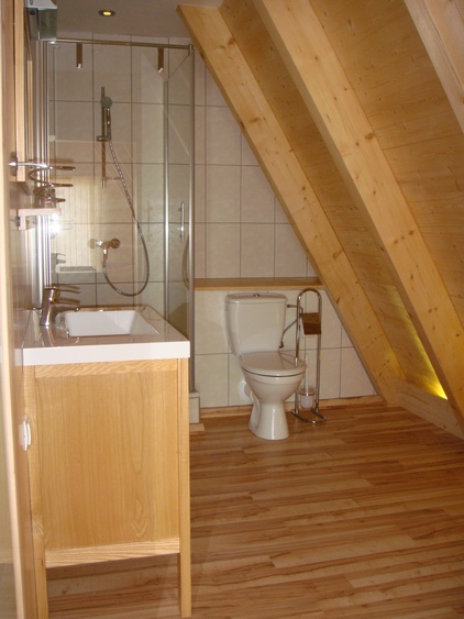 Badezimmer im Obergeschoß
