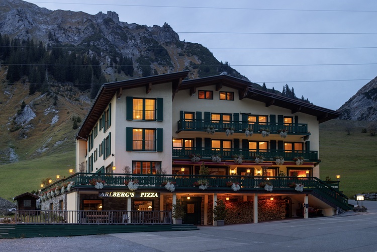 Unser kleines feines Hotel Arlberg Stuben im Sommer