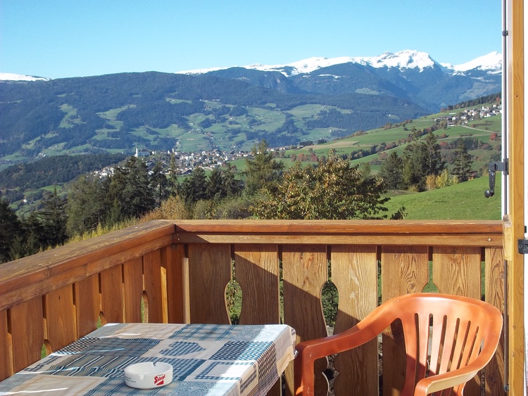 Der Balkon mit herrlicher Aussicht zu den Nachbargemeinden