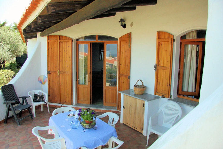Möblierte Terrasse mit Grill - Sa Fiorida Sardinien