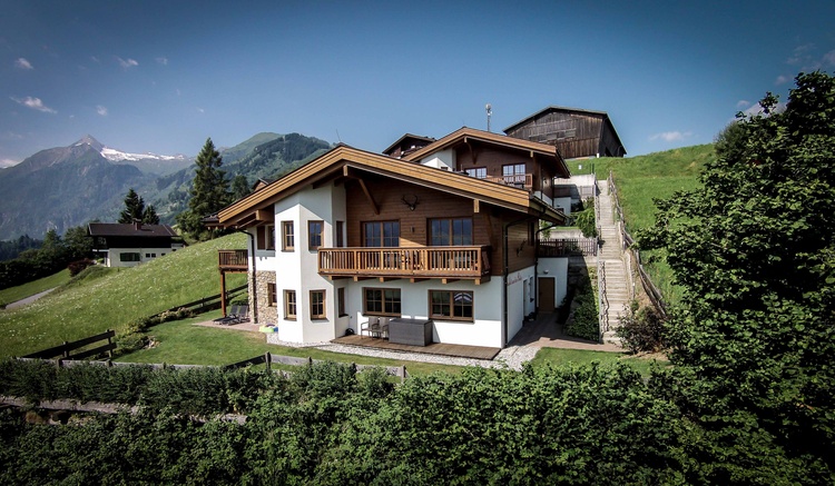 Chalet an der Piste im Sommer